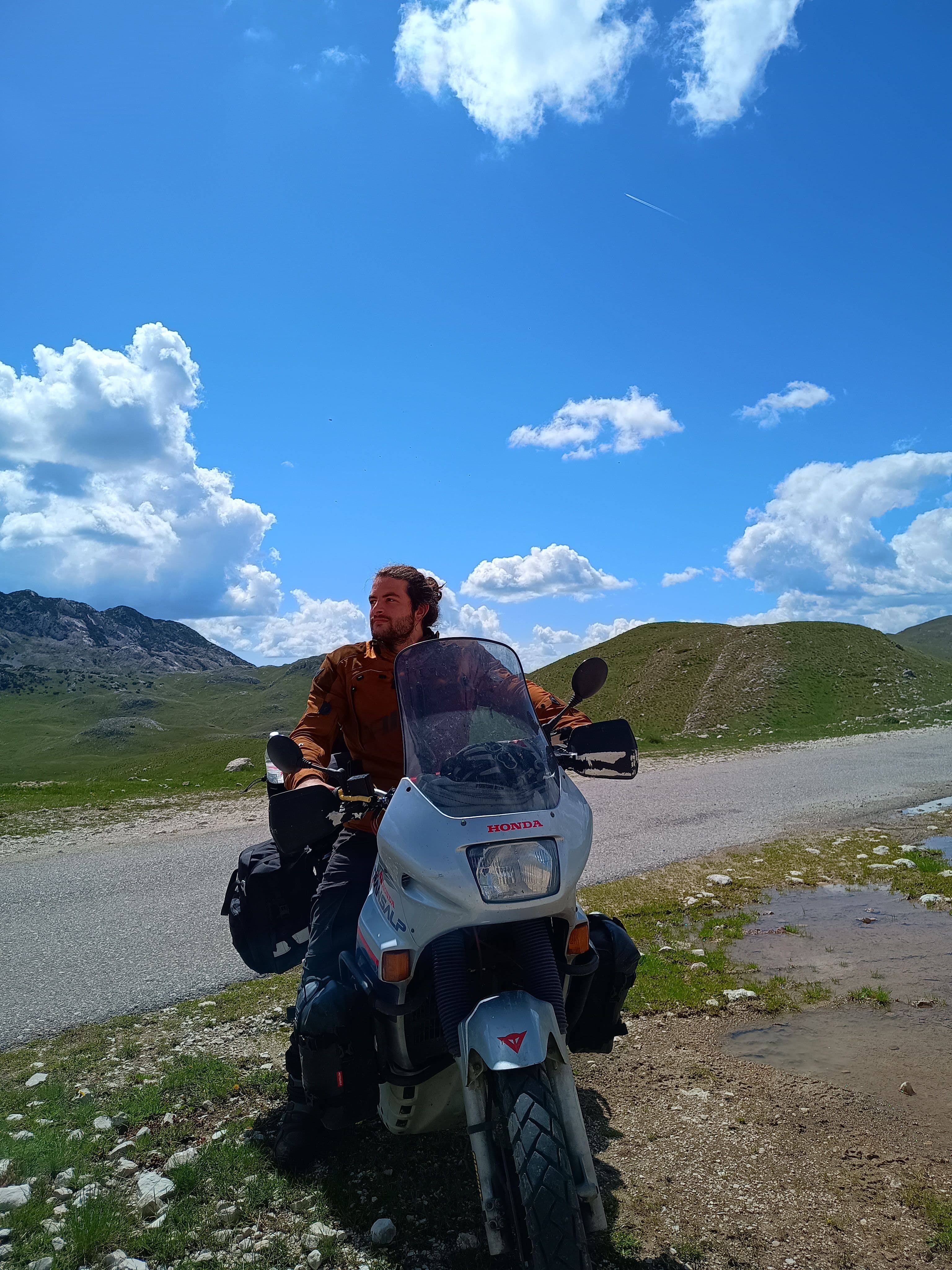 The departure, The first days of travel